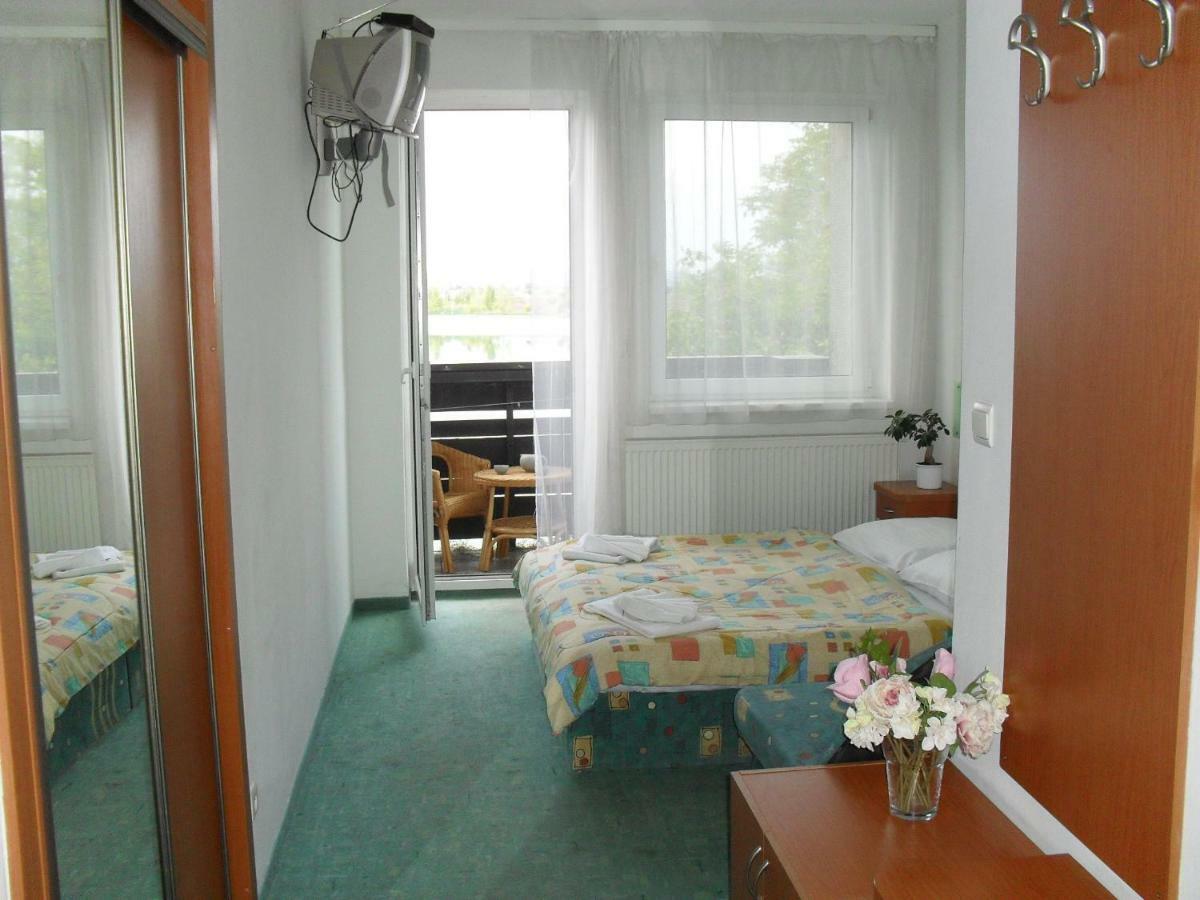 Hotel Fortuna Senec Kamer foto